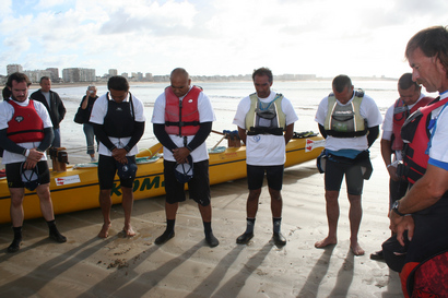 Le dpart de la course, ce matin. Demain, les deux quipes reprennent la mer vers Les Sables.